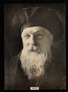 بورتريه للنحات الفرنسي أوغست رودان (1840-1917) بواسطة مصور غير معروف