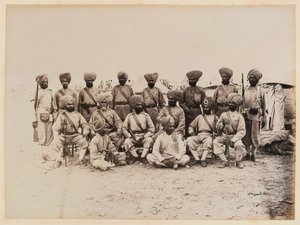 الفوج الخامس عشر (لوديانا) من مشاة البنغال الأصليين في المشهد الصحراوي بالسودان بواسطة مصور غير معروف