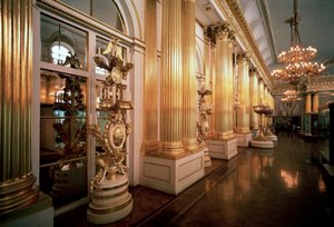 "The Heraldic Hall in the Winter Palace" ، ١٨٣٩. بواسطة فاسيلي ستاسوف