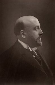 "" ألكسندر كامبل ماكنزي (1847-1935) الملحن والقائد الموسيقي الاسكتلندي. مدير الأكاديمية الملكية للموسيقى ، لندن (1887-1924). (وودبريتيبي)