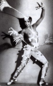 جوزفين بيكر عام 1927 (صورة بالأبيض والأسود)