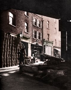 سلال فواكه مكدسة على المنازل في سوق بورو ، لندن ، 1926-1927 بواسطة وهيفين