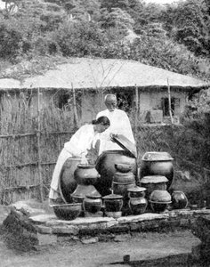 سكان كوريا ذوو الرداء الأبيض ، 1936. بواسطة صور العالم الواسع