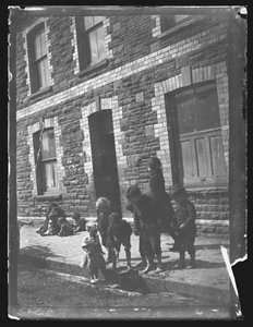 شارع نورا ، كارديف ، 1893. بواسطة وليام بوث