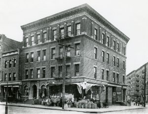 767 East 152nd Street ، 7 ديسمبر 1915 بواسطة وليام ديفيس هاسلر