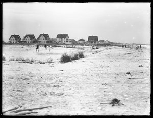 النصف الثاني من منظر بانورامي للكثيرات المطلة على المحيط والشاطئ ، Belle Harbour ، Queens ، 11 يوليو 1915 بواسطة وليام ديفيس هاسلر