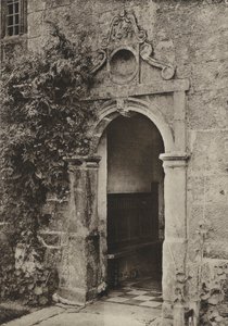 Doorway ، "Batemans ،" Burwash ، Sussex (صورة أبيض وأسود) بواسطة وليام جالسوورثي ديفي