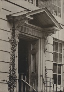 Doorway ، Castle Hill ، وينشستر (صورة b / w) بواسطة وليام جالسوورثي ديفي