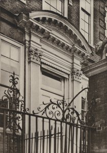 المدخل ، شمال Pallant ، تشيتشيستر (صورة b / w) بواسطة وليام جالسوورثي ديفي