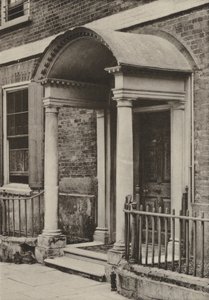 Doorway ، The Close ، Salisbury ، Wilts (صورة b / w) بواسطة وليام جالسوورثي ديفي