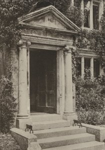 المدخل ، The Deanery ، Battle ، Sussex (b / w photo) بواسطة وليام جالسوورثي ديفي