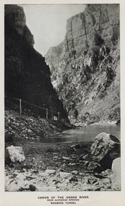 وديان كولورادو: Canon of the Grand River ، بالقرب من Glenwood Springs ، تُظهر النفق (صورة أبيض وأسود) بواسطة وليام هنري جاكسون
