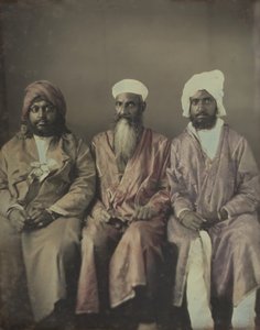 صورة بدون عنوان لثلاثة رجال جالسين يرتدون عمامة ، ١٨٥٣. بواسطة وليام جونسون