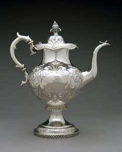إبريق الشاي ، ج. 1845-1872 (فضة) بواسطة Wood and Hughes (Attr.to)