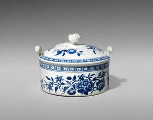 حوض الزبدة ، ج. 1770-1783 (خزف ناعم اللصق مع طباعة نقل) بواسطة مصنع وورسيستر للخزف