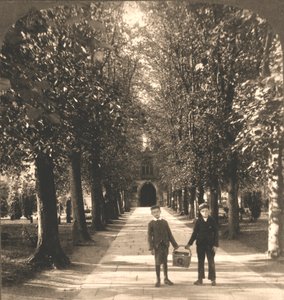 نهج كنيسة الثالوث ، ستراتفورد أون آفون ، إنجلترا ، 1905.