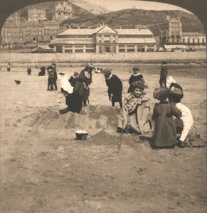على الشاطئ في لاندودنو ، ويلز ، 1894.