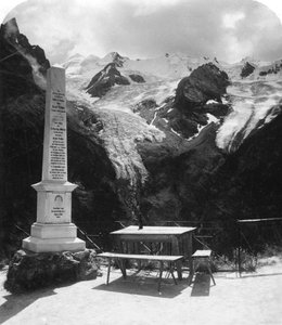 نصب تذكاري في Stilfserjoch Strasse ، Weisse Knott ، Tyrol ، c1900s. بواسطة ورتهل وأولاده