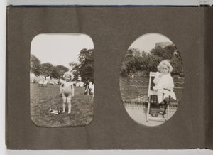 A 20th Century Family Snapshot album, c بواسطة فريدريك (المرتبط ب) بارنارد