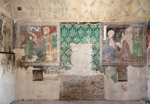 كنيسة بيرتان المحصنة. اللوحات الجدارية للبرج الكاثوليكي بواسطة . .