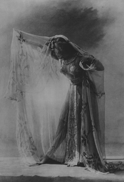 كوليت عندما عملت في فودفيل (b / w photo) بواسطة (بعد) مصور فرنسي