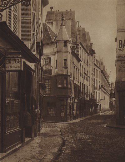 شارع de l'Ecole-de-Medecine القديم في زاوية شارع لاري عام 1866 ، على اليسار ، منزل مارات (صورة بالأبيض والأسود) بواسطة (بعد) مصور فرنسي