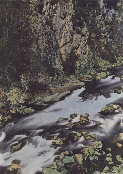 The Gorges de la Cere in Lamativie (صورة ملونة) بواسطة (بعد) مصور فرنسي