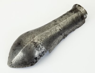 Bazuband, forearm guard (steel) بواسطة (attr.to) المدرسة العثمانية