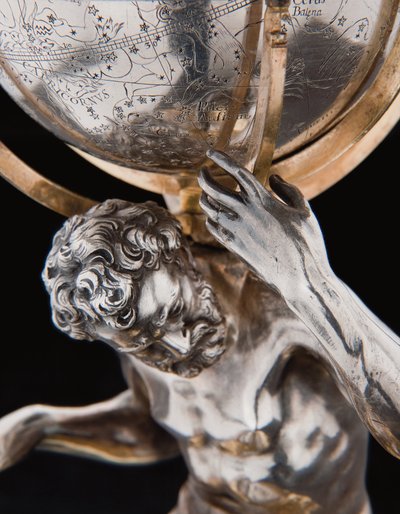 اثنين من الكرات الأرضية والسماوية استثنائية ، بدعم من هرقل وأطلس ، اوغسبورغ ، 1697-99 بواسطة إبراهيم درينتويت