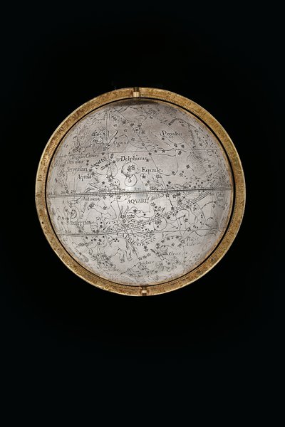 اثنين من الكرات الأرضية والسماوية استثنائية ، بدعم من هرقل وأطلس ، اوغسبورغ بواسطة إبراهيم درينتويت