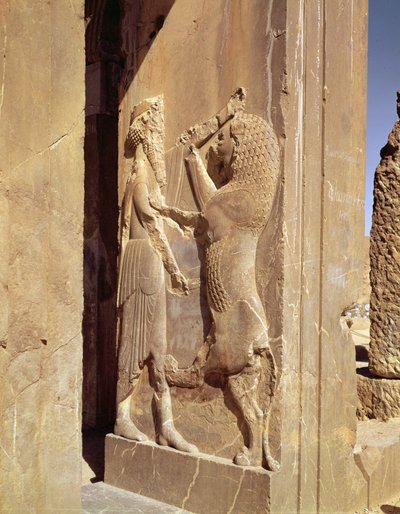 داريوس يقاتل الأسد ، التفاصيل من المدخل الغربي لقصر داريوس الكبير بواسطة الأخمينية