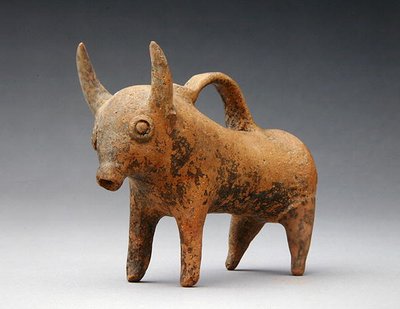 جرة على شكل ثور ، حوالي 1575-1400 قبل الميلاد (خزفي) بواسطة العمر البرونزي
