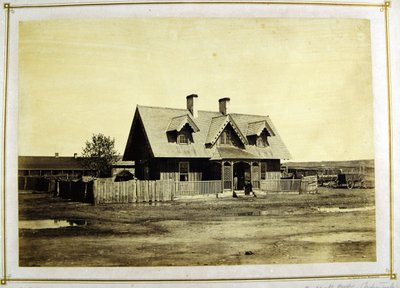 منزل الكولونيل بولوك ، تاجر هندي ، حصن لارامي ، 1868 (طبعة زلال) بواسطة الكسندر جاردنر