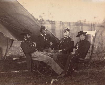 [أربعة ضباط] ، كاليفورنيا. 1864. بواسطة الكسندر جاردنر