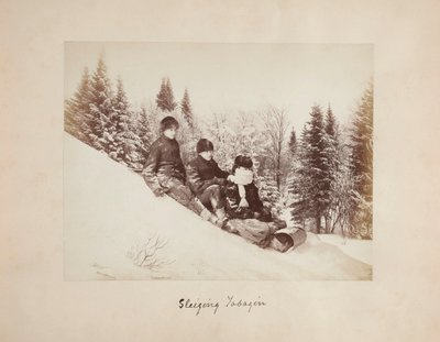 Three Tobogganers on a Snowy Hill بواسطة ألكسندر هندرسون
