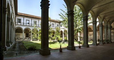 العمارة: منظر لدير الموتى (chiostro dei Morti ، الدير الميت) كنيسة الروح القدس (Basilica di santo Spirito) إيطاليا بواسطة ألفونسو الأصغر (Attr. To) Parigi