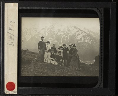 العائلة والأصدقاء في ميتنووك ، ج. 1884. بواسطة ألفريد ستيجليتز