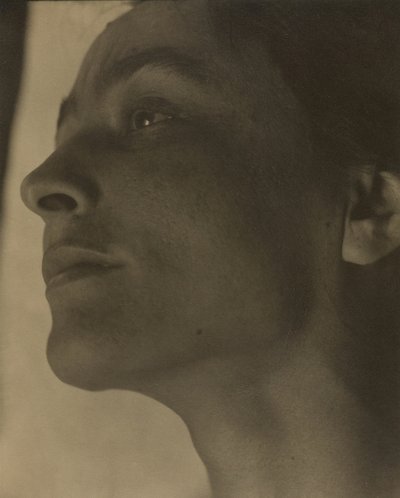 جورجيا أوكيف ، 1922. بواسطة ألفريد ستيجليتز