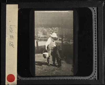 ابنة أخت إليزابيث بدون عنوان مع إنكي في أوكلون ، ج. 1903. بواسطة ألفريد ستيجليتز