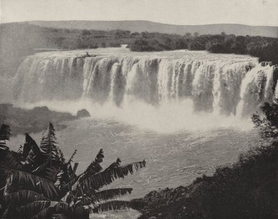 شلالات جواناكاتلان (صورة b / w) بواسطة المصور الأمريكي (بعد)
