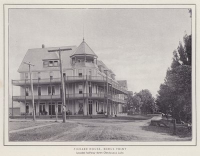 جيمستاون ، نيويورك: Pickard House ، Bemus Point (b / w photo) بواسطة المصور الأمريكي (بعد)