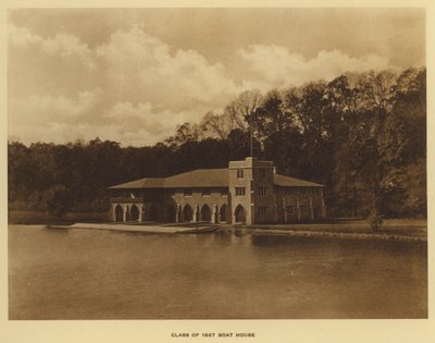 جامعة برينستون: فئة منزل القوارب عام 1887 (صورة b / w) بواسطة المصور الأمريكي (بعد)