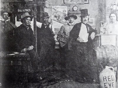 Cripple Creek Barroom ، 1898 بواسطة مصور أمريكي
