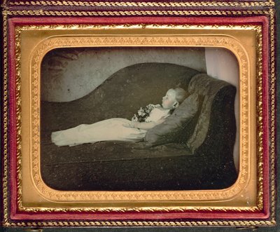 طفل ميت على أريكة ، 1855 بواسطة مصور أمريكي