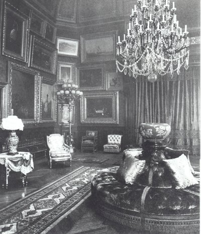 Drawing room of the Astor family house, Fifth Avenue, New York بواسطة مصور أمريكي