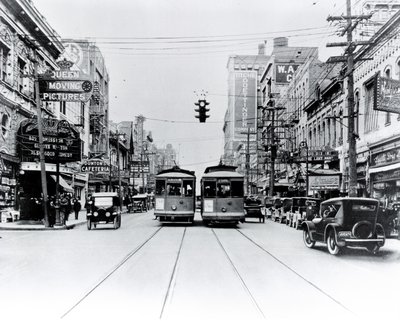 شارع إلم ، دالاس 1922 بواسطة مصور أمريكي