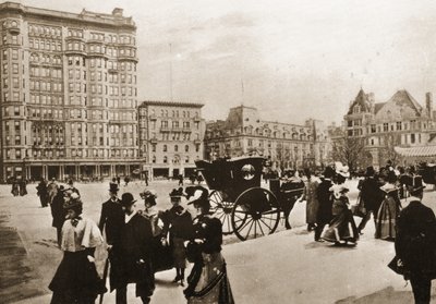 أمام فندق بلازا ، مدينة نيويورك ، 1896 بواسطة مصور أمريكي