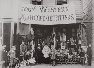 Klondike Outfitters store, Cordova Street, Vancouver 1897 (b/w photo) بواسطة مصور أمريكي