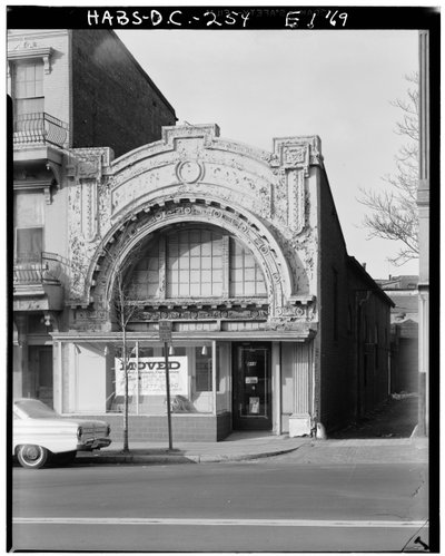 مسرح ماونت فيرنون ، 918 Ninth Street Northwest ، Washington ، District of Columbia ، DC ، 30th November 1969 (b / w photo) بواسطة مصور أمريكي
