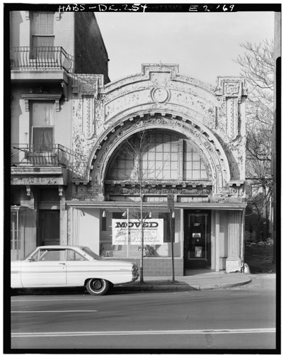 مسرح ماونت فيرنون ، 918 Ninth Street Northwest ، Washington ، District of Columbia ، DC ، 30th November 1969 (b / w photo) بواسطة مصور أمريكي